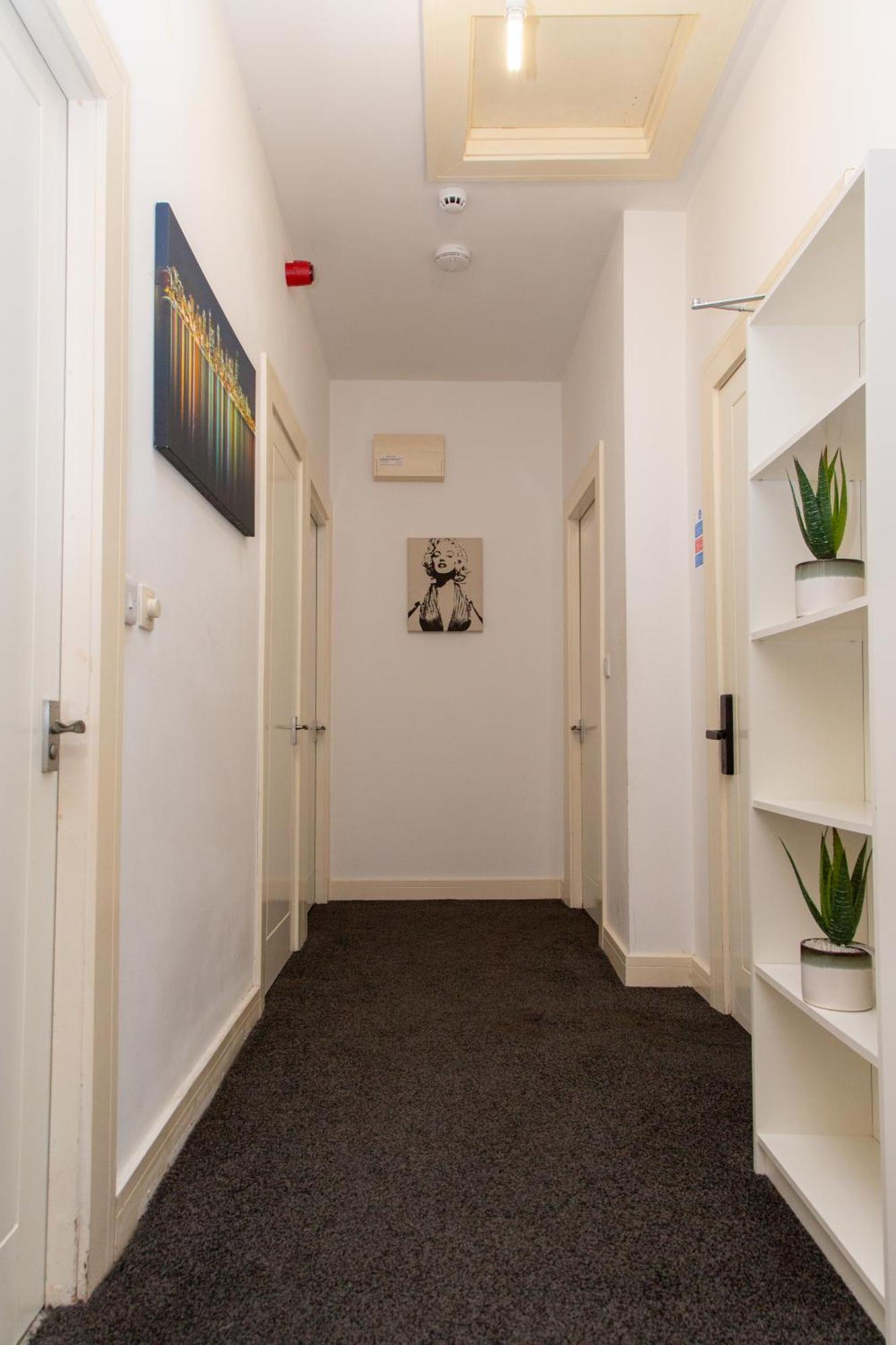 Apartment 2bd Cozy Retreat With Parking