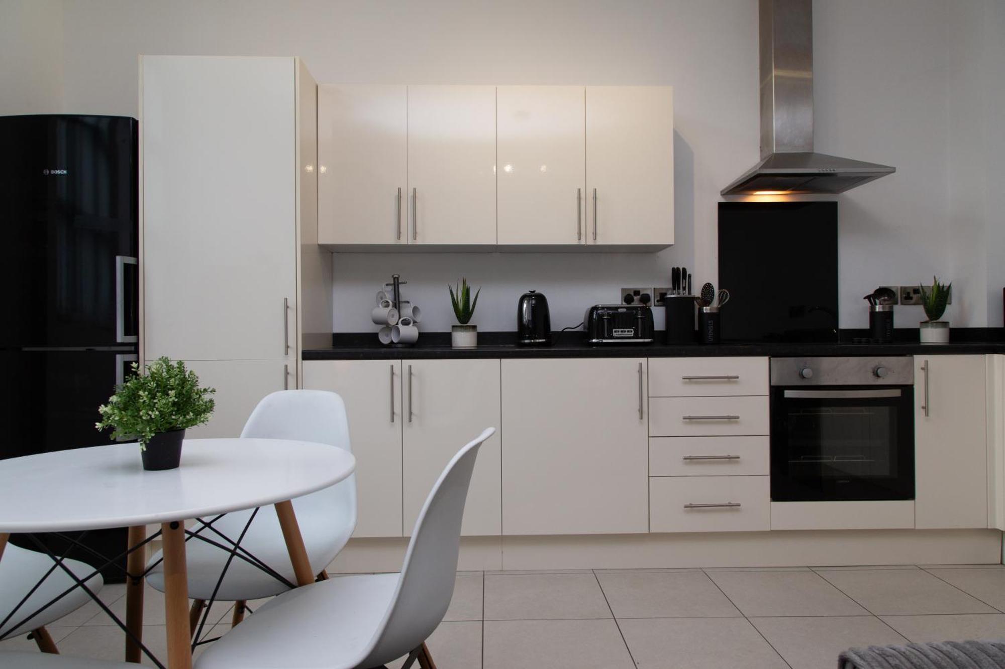 Apartment 2bd Cozy Retreat With Parking