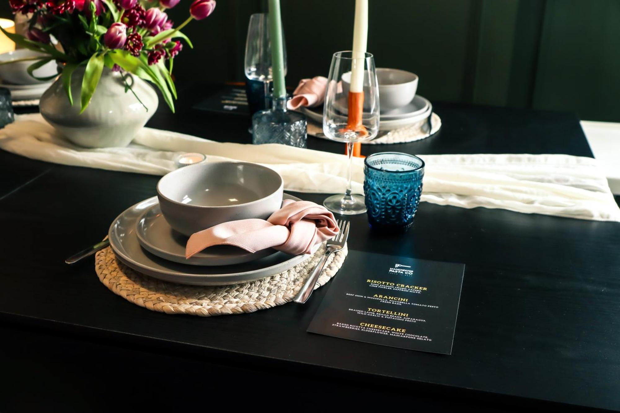 Spacious Stylish With Free Parking 10 Mins To Centre & Ao Arena Ideal For Groups & Long Manchester
