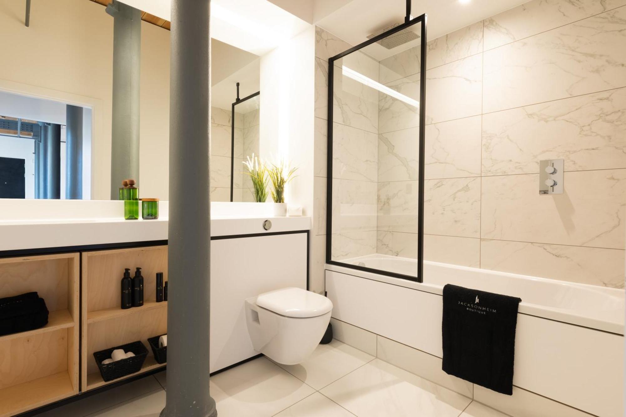 Africana By The Heim Residences *