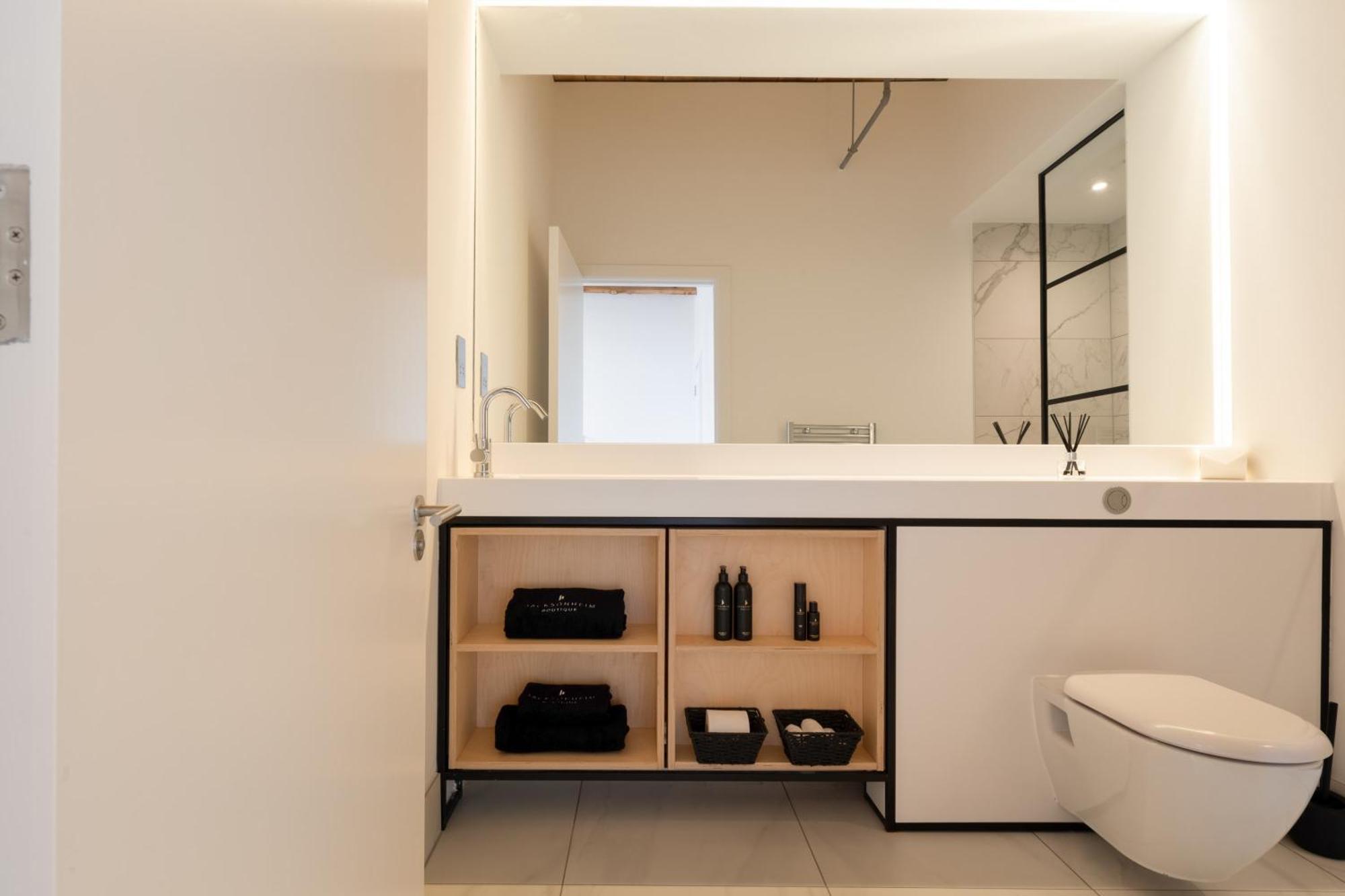 Africana By The Heim Residences * Manchester