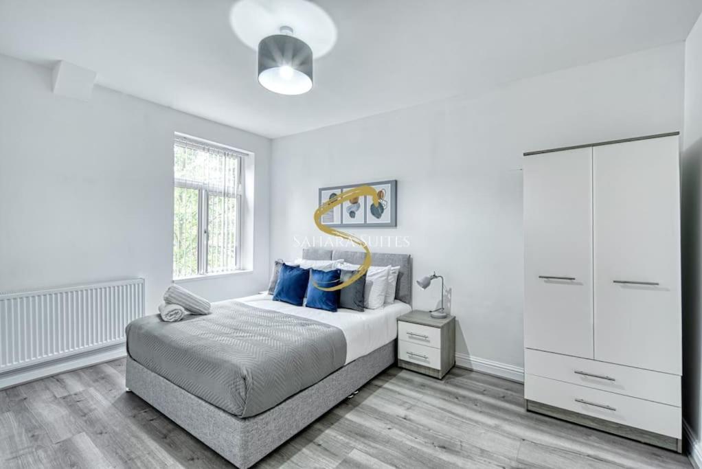 Holiday home Spacious 5Br - Manchester - Ao, Etihad & Trafford - Parking *