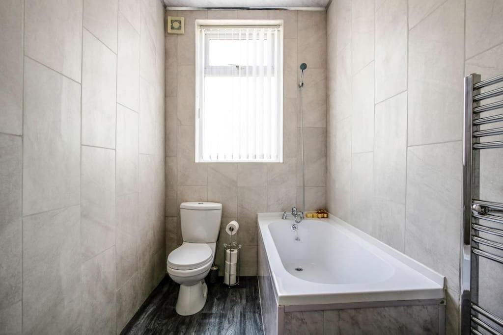 Vakantiehuis Big New House - 5bdr Near Manchester