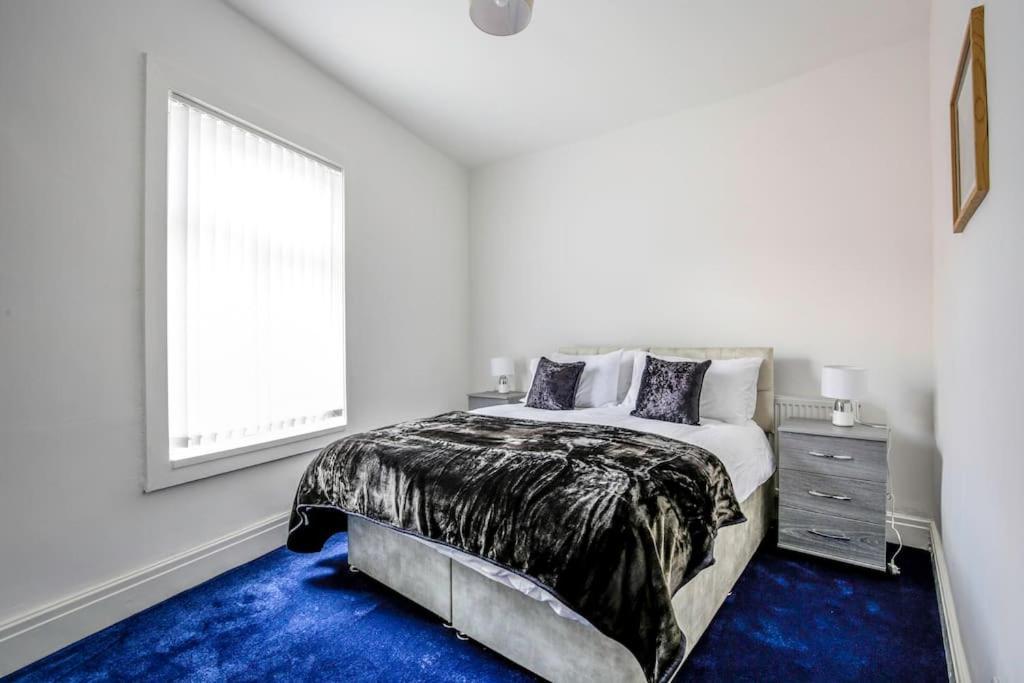Big New House - 5bdr Near Vakantiehuis Manchester