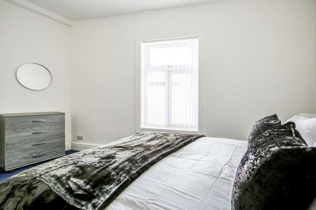 Vakantiehuis Big New House - 5bdr Near