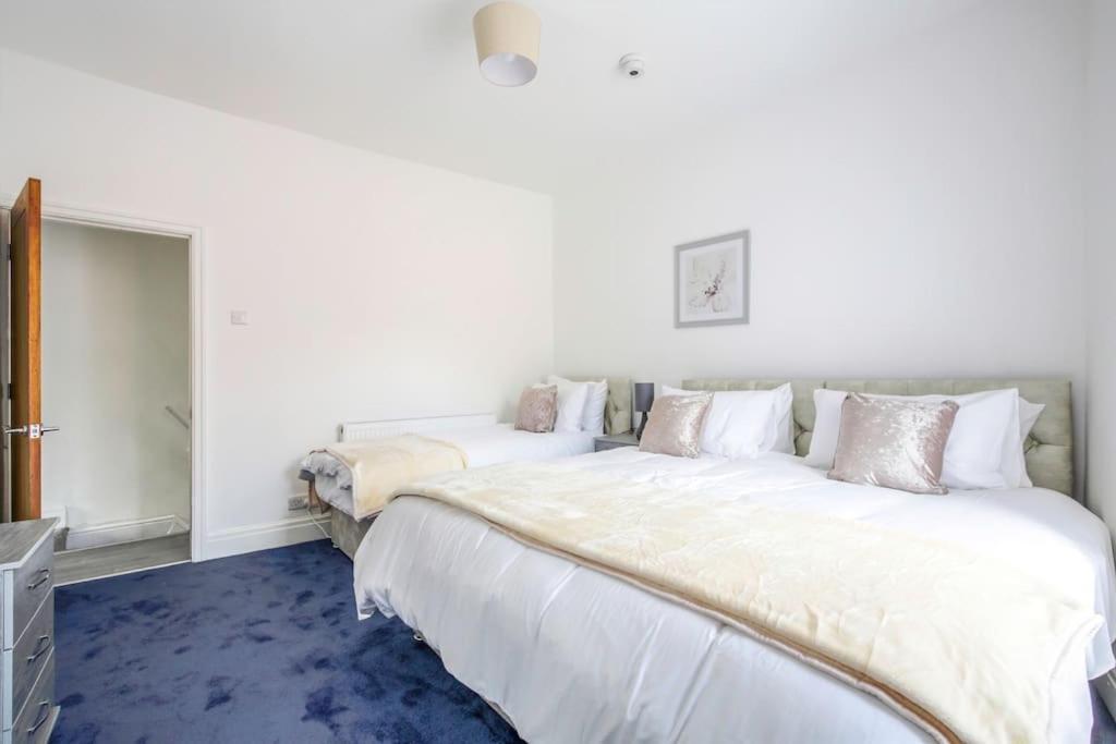 Big New House - 5bdr Near * Manchester