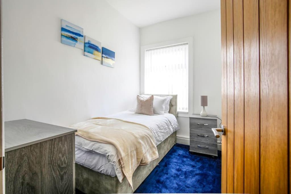 Big New House - 5bdr Near Vakantiehuis Manchester