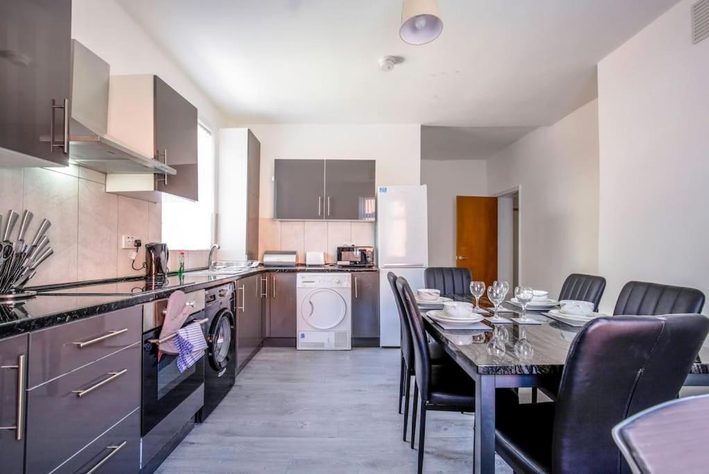 Vakantiehuis Big New House - 5bdr Near *