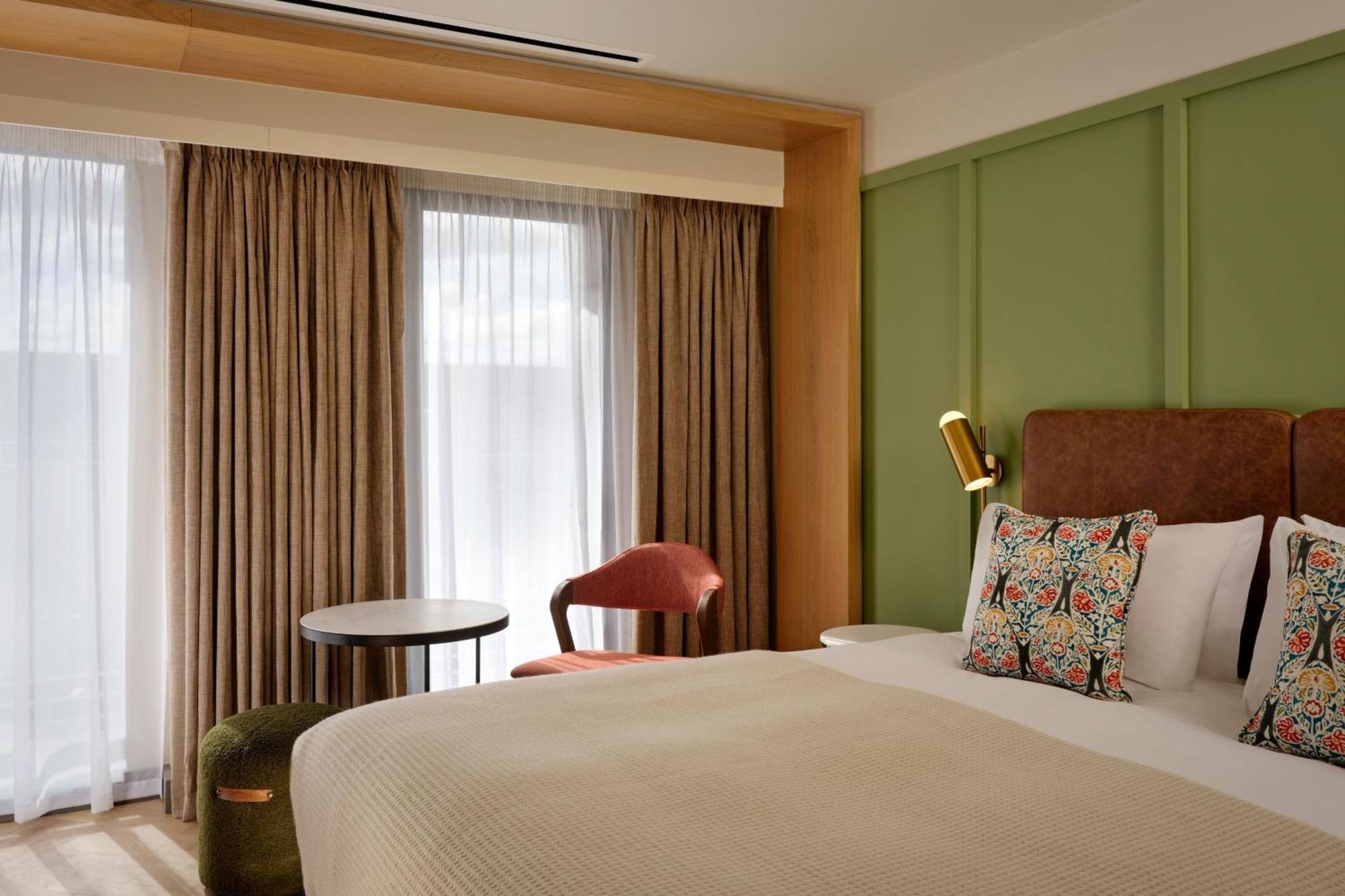 The Reach At Piccadilly, Manchester, A Tribute Portfolio 4* Manchester