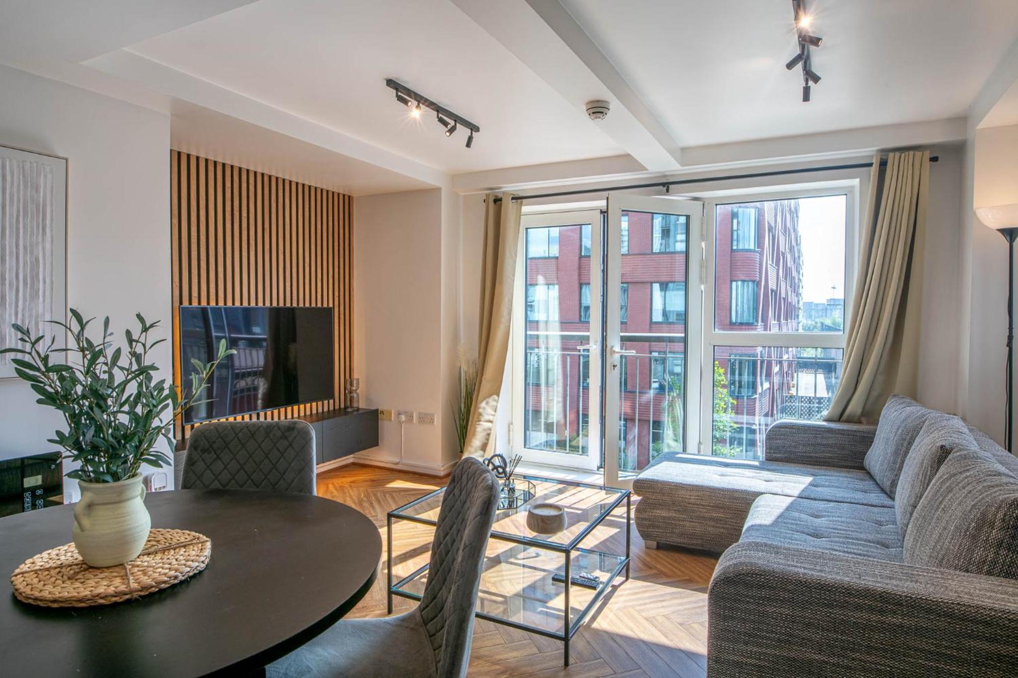 Urban Luxury: Spinningfields 2 Bed