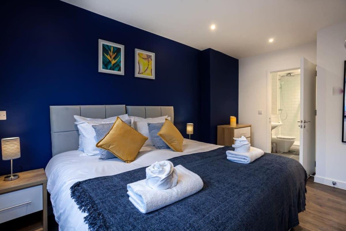 Contemporary 1 Bedroom In Centre *