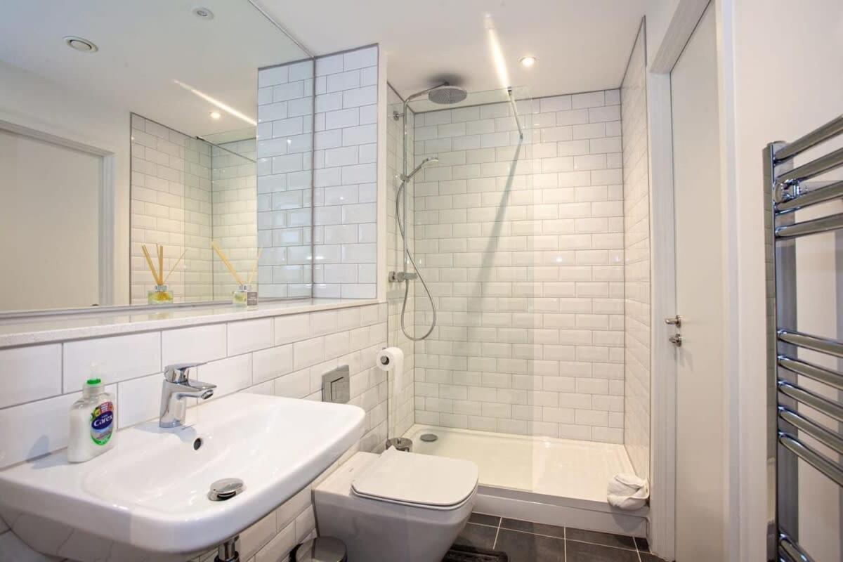 Contemporary 1 Bedroom In Centre