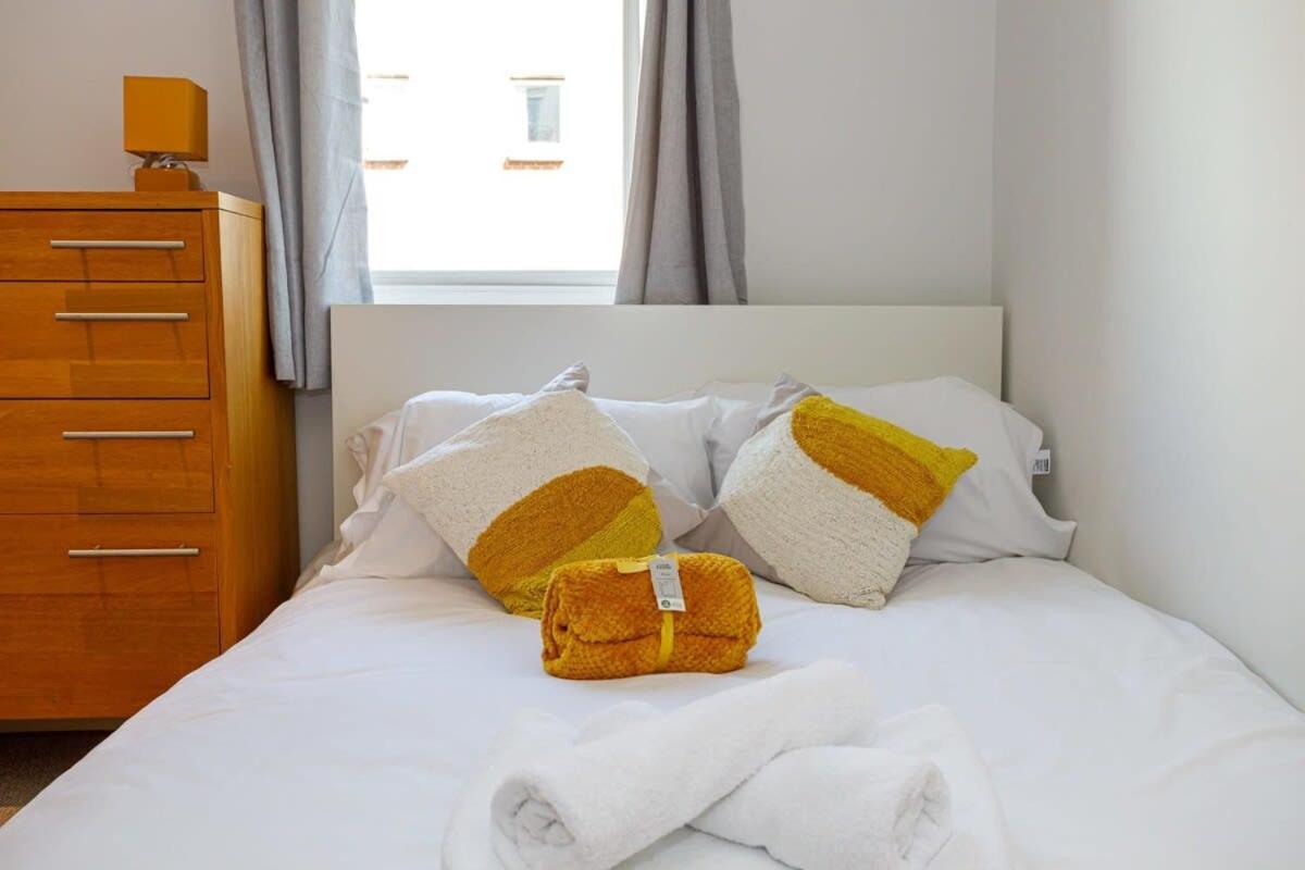 Appartement Lovely 2 Bed 2 Bathroom *