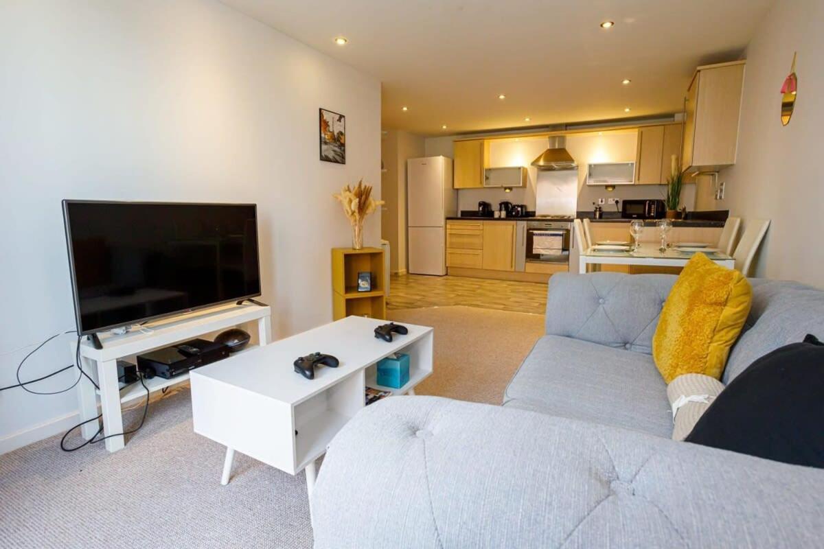 Lovely 2 Bed 2 Bathroom * Manchester