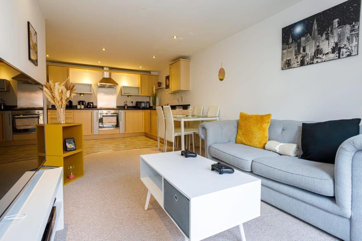 Appartement Lovely 2 Bed 2 Bathroom *
