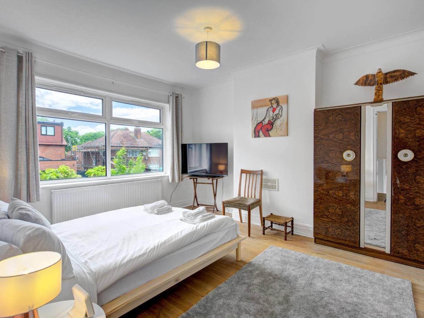 Pass The Keys Stunning Stylish Family Holiday home