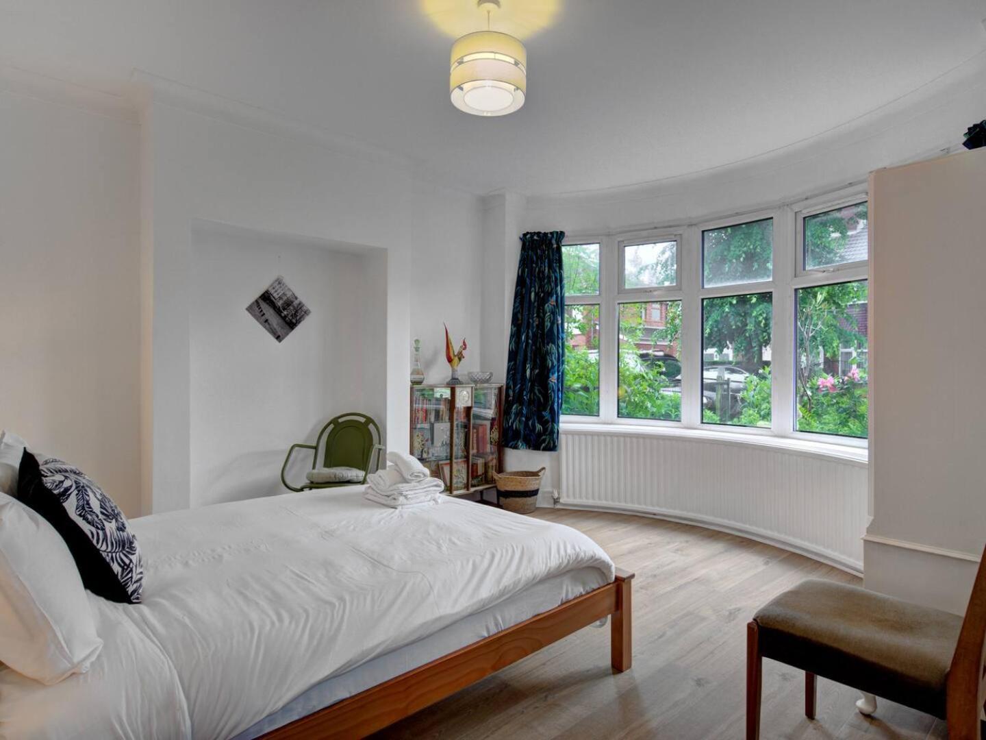 Pass The Keys Stunning Stylish Family Holiday home *