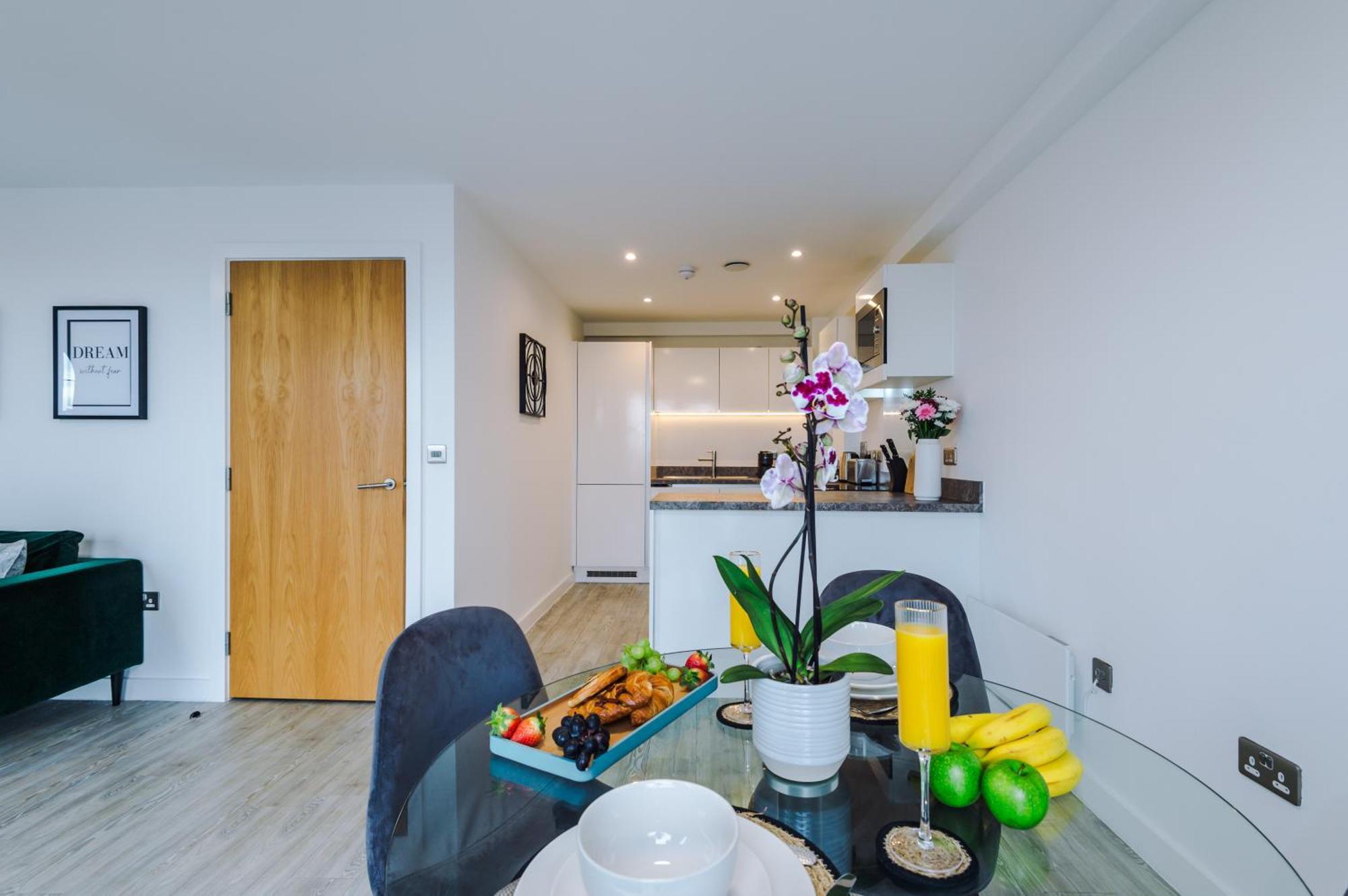 Apartment 2bed Duplex Near Mediacity & Centre, Easter Deals Now On