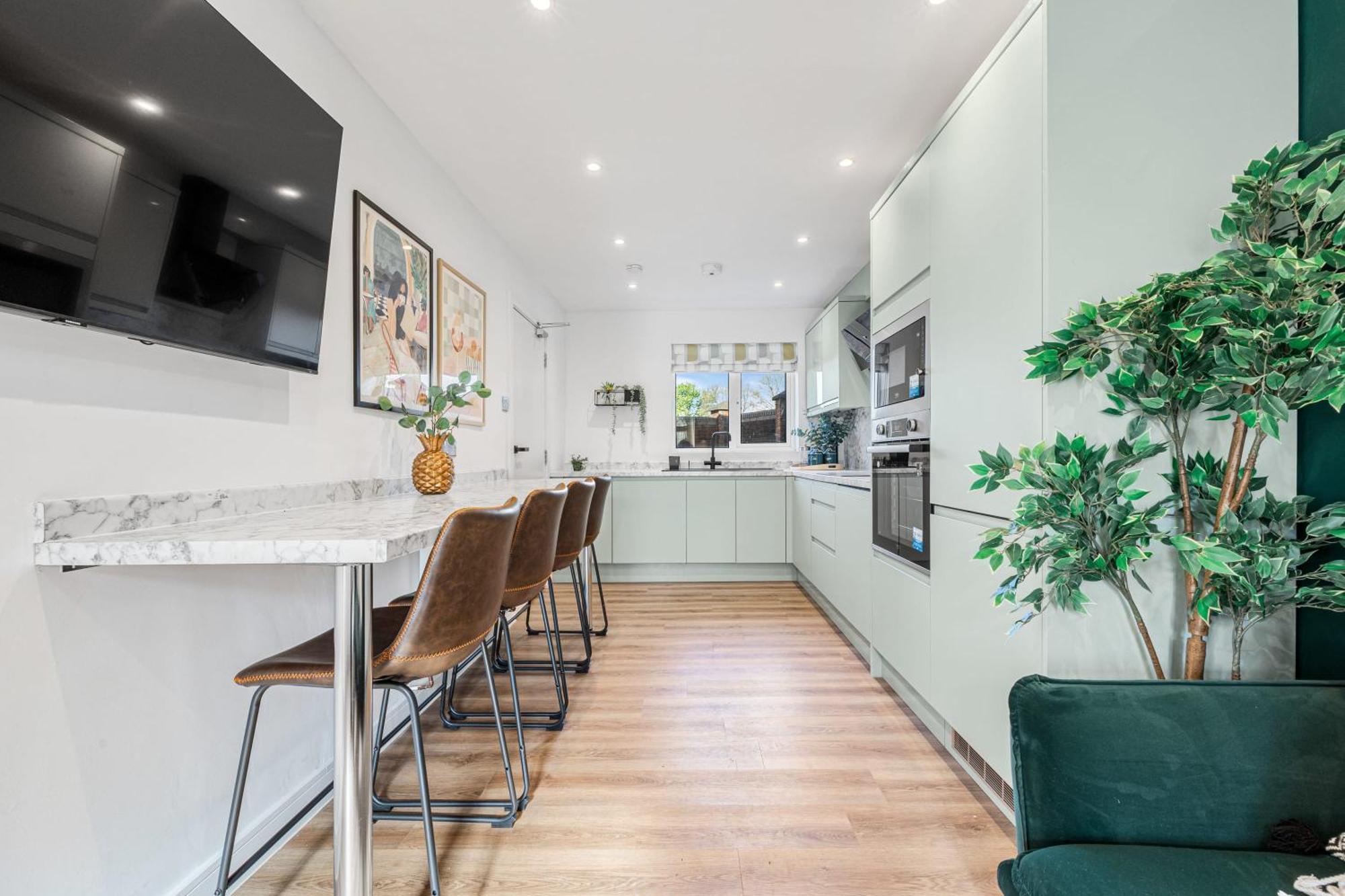 Quayside Escape-ensuite Tranquil Within An Intimate Shared With Free Parking * Manchester