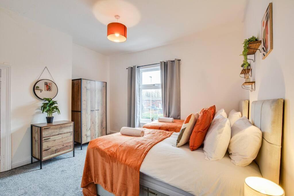 Holiday home Stylish & Vibrant 2 Bedroom *