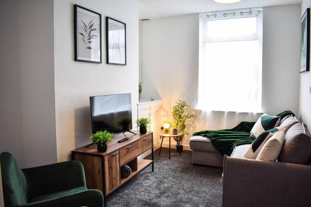 Stylish & Vibrant 2 Bedroom * Manchester