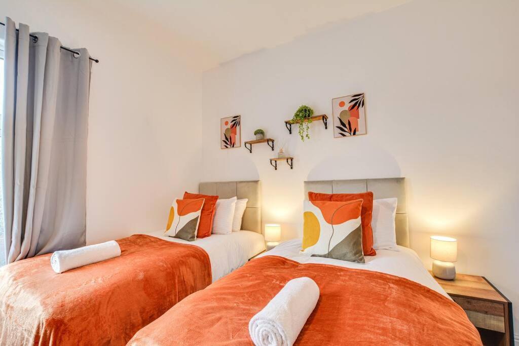 Stylish & Vibrant 2 Bedroom * Manchester