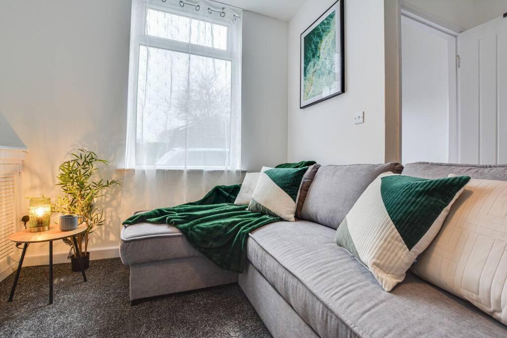 Stylish & Vibrant 2 Bedroom * Manchester