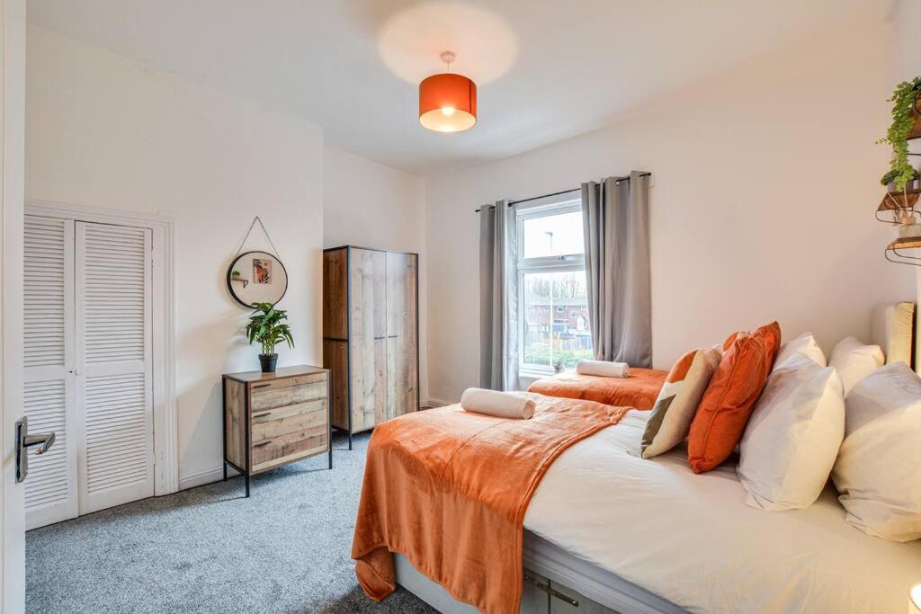 Stylish & Vibrant 2 Bedroom * Manchester