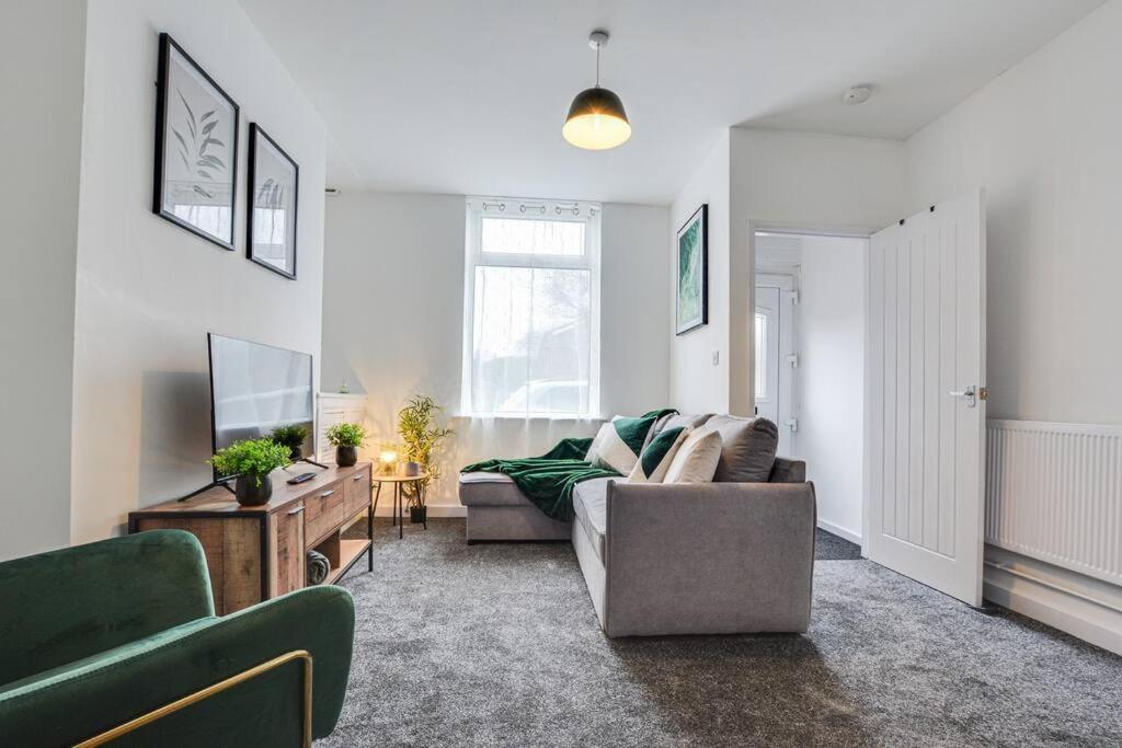Stylish & Vibrant 2 Bedroom * Manchester