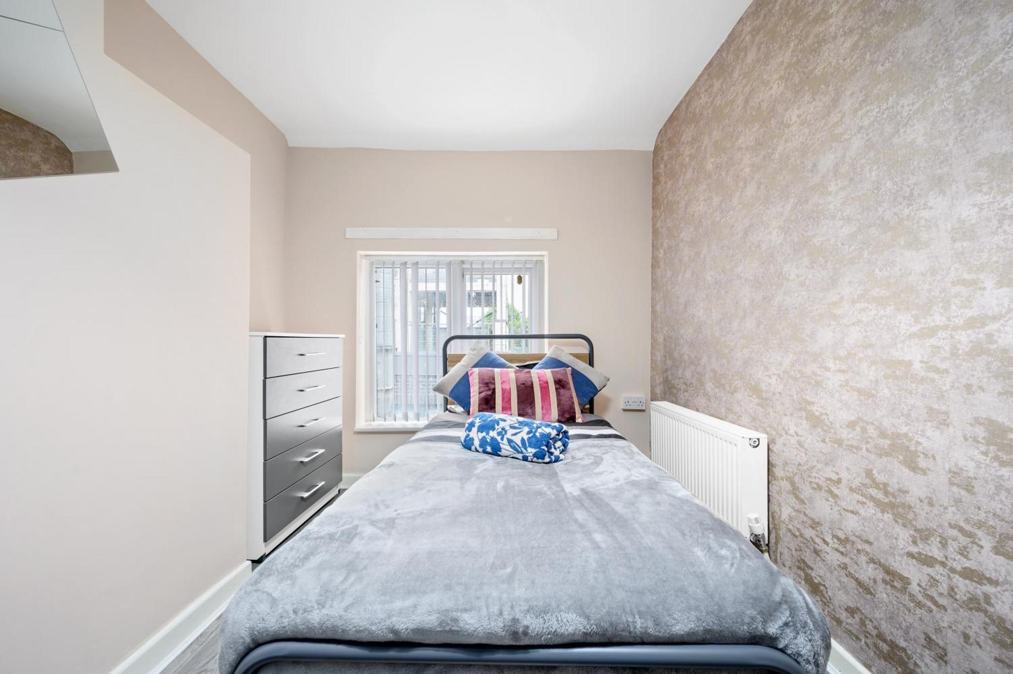 Private Retreat For 3 Near Centre Manchester
