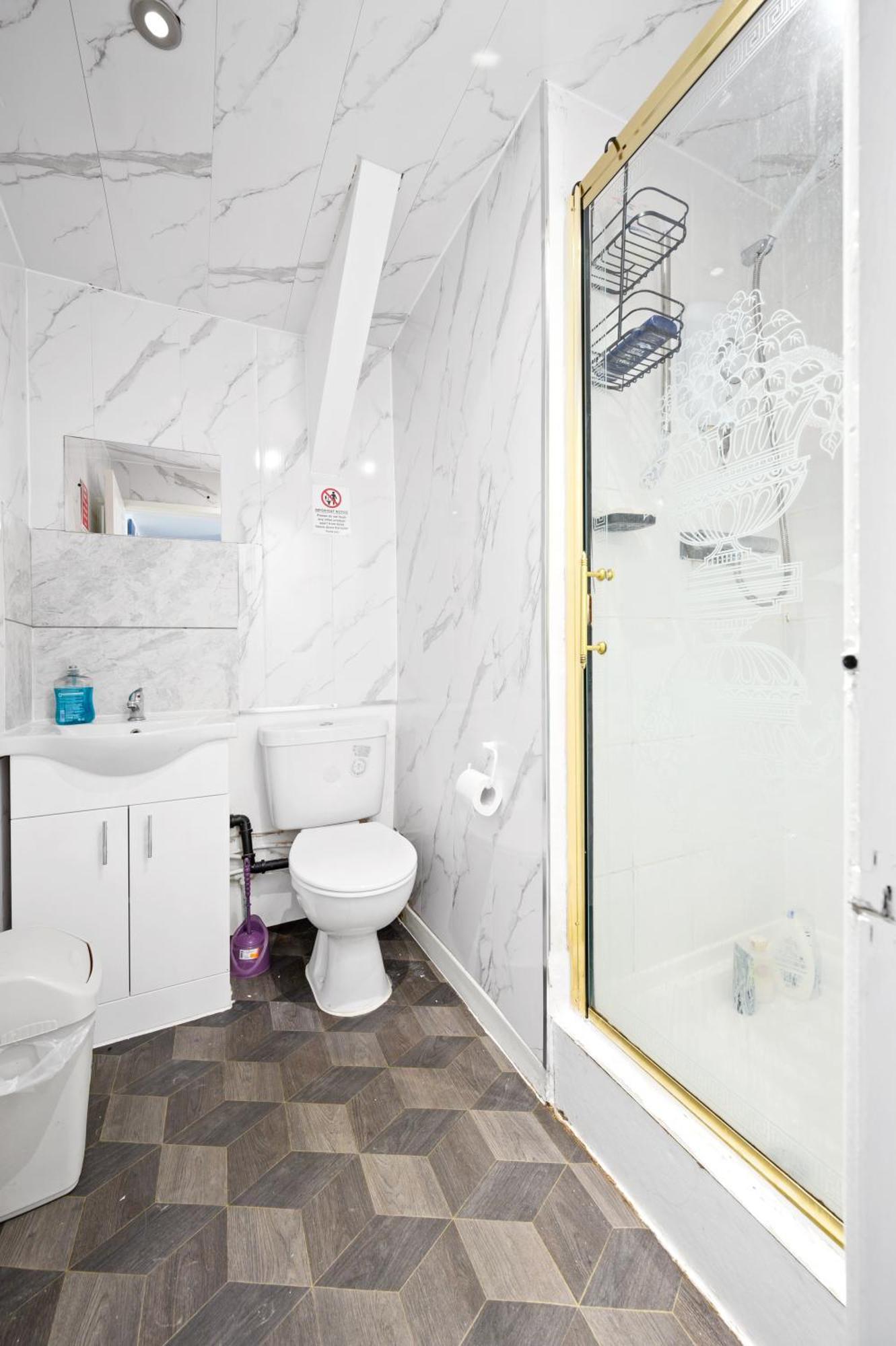 Private Retreat For 3 Near Centre