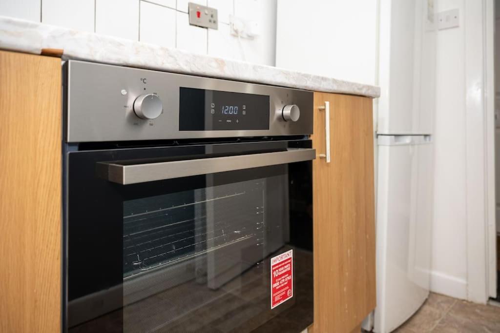 Private Retreat For 3 Near Centre Apartment Manchester