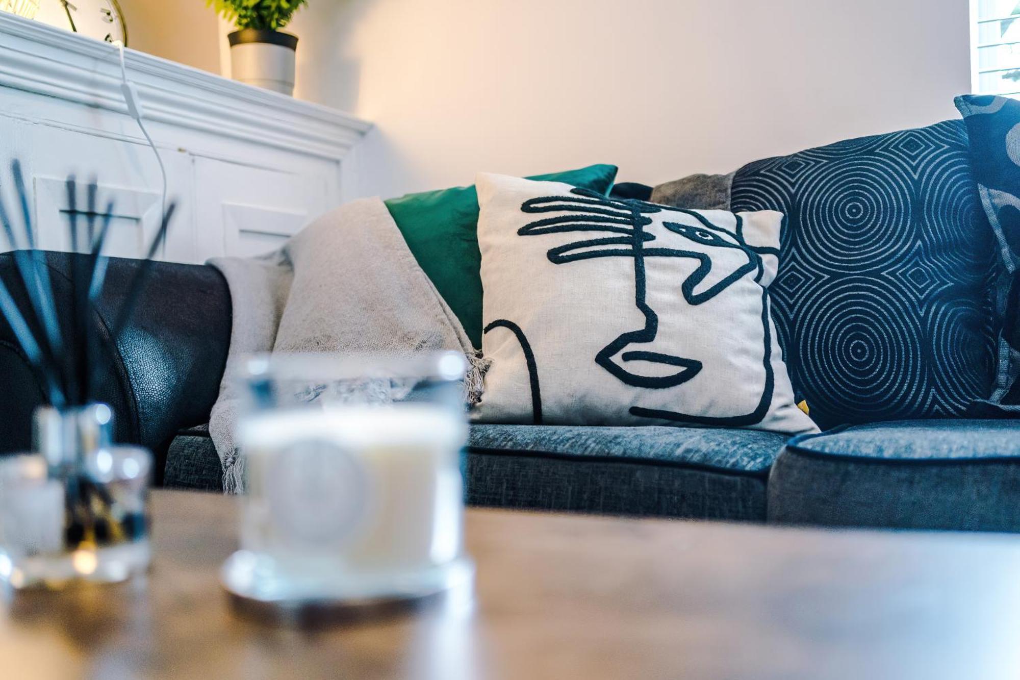 Vakantiehuis Modern 3-bed House In Manchester, Ideal For Long Stays, Free Parking, Centre - Sleeps Upto 8 People Manchester