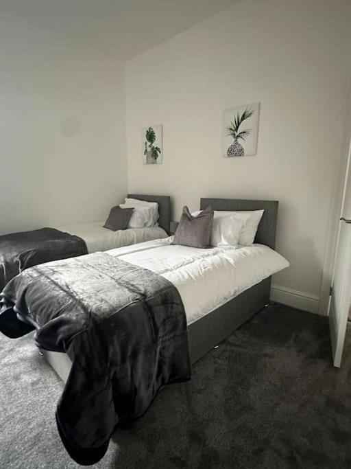 Vakantiehuis Near Etihad And Coop Live, Free Parking 3 Bed House Manchester