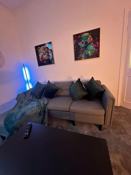 Vakantiehuis Near Etihad And Coop Live, Free Parking 3 Bed House Manchester