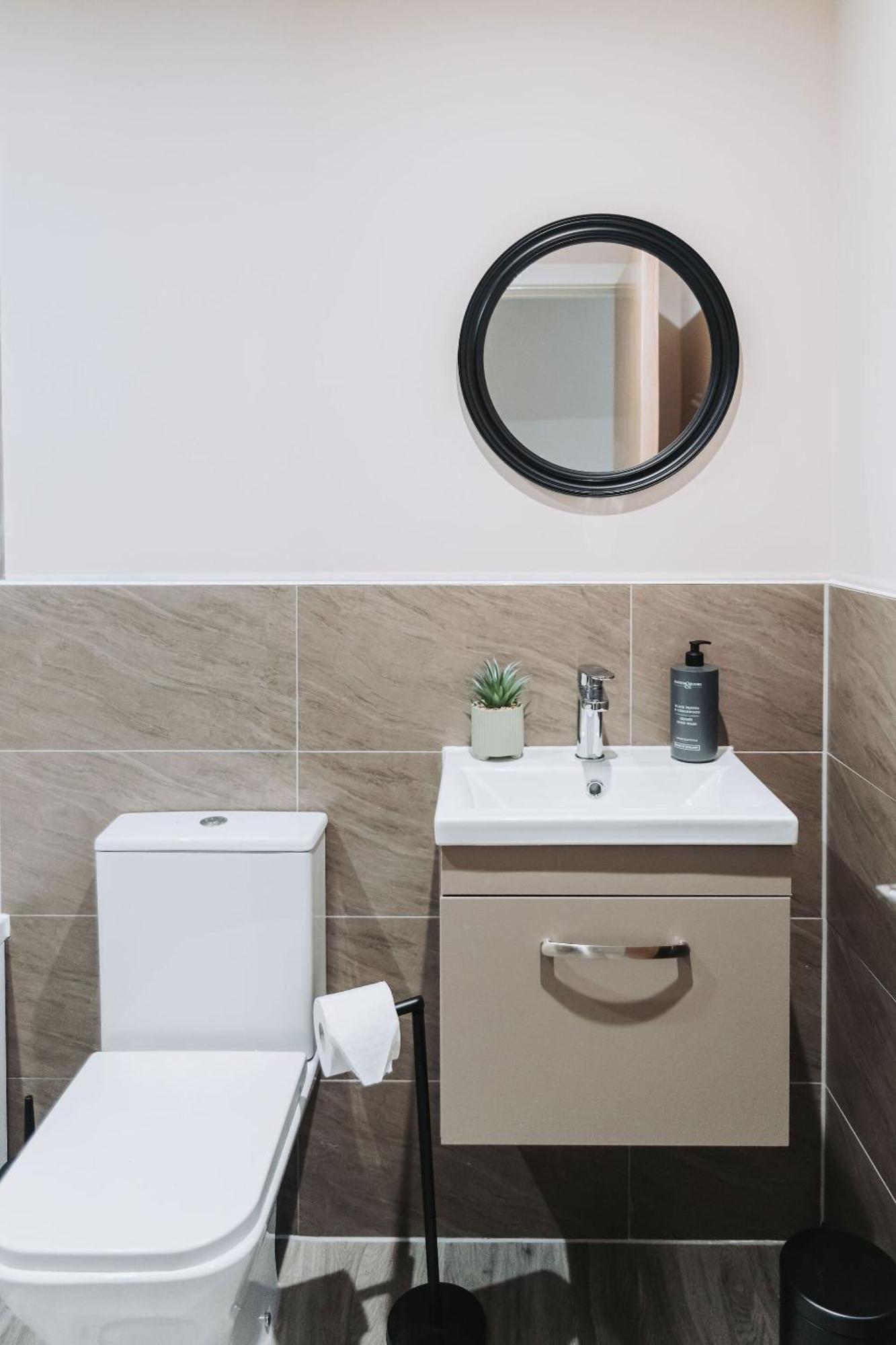 Ideal Near Old Trafford Apartment *