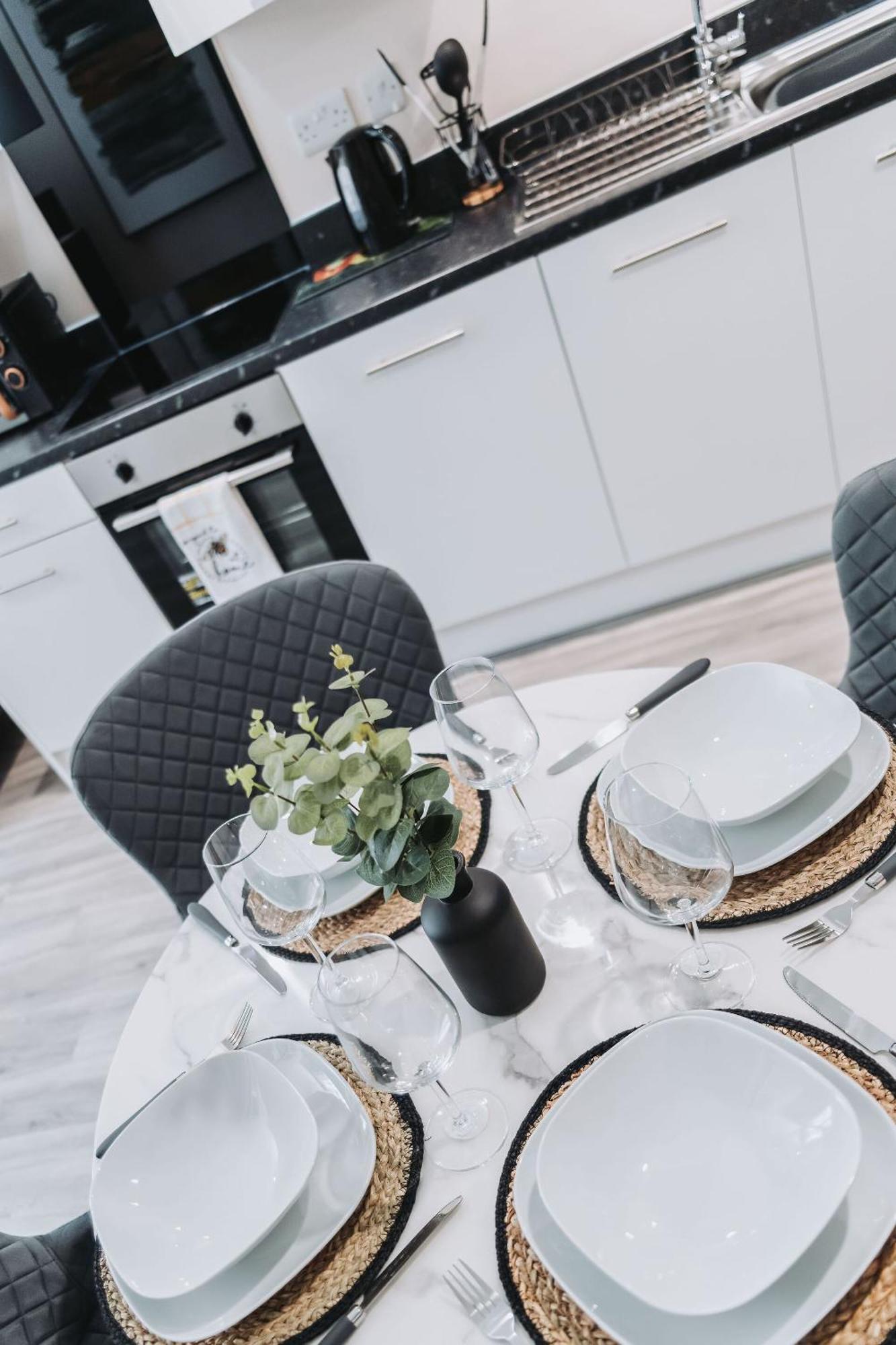Ideal Near Old Trafford Apartment *