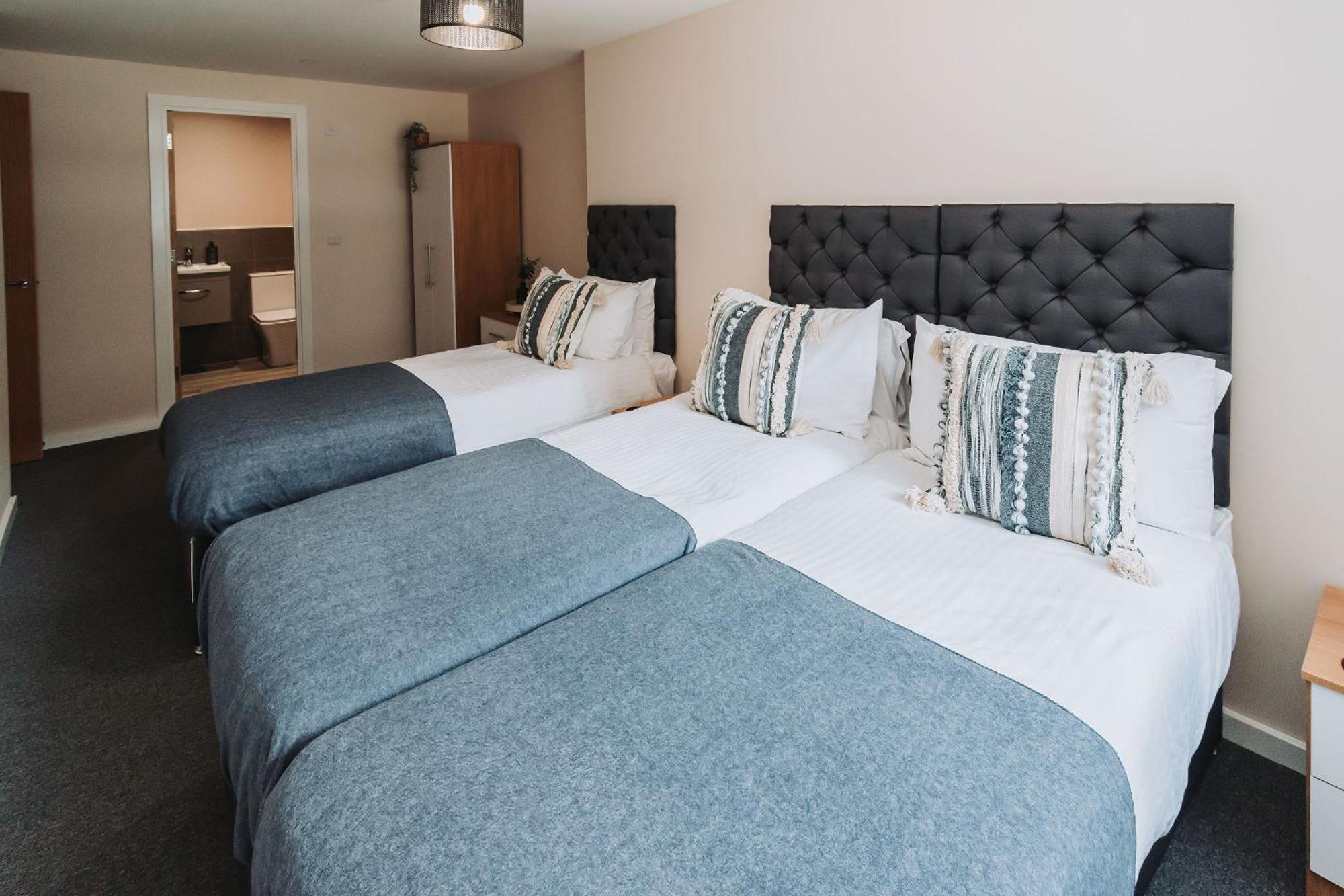 Ideal Near Old Trafford Apartment