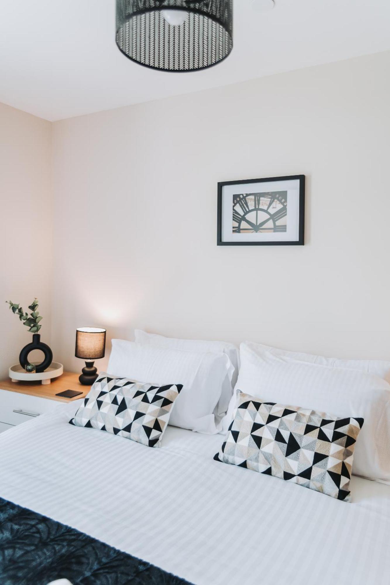 Ideal Near Old Trafford Apartment