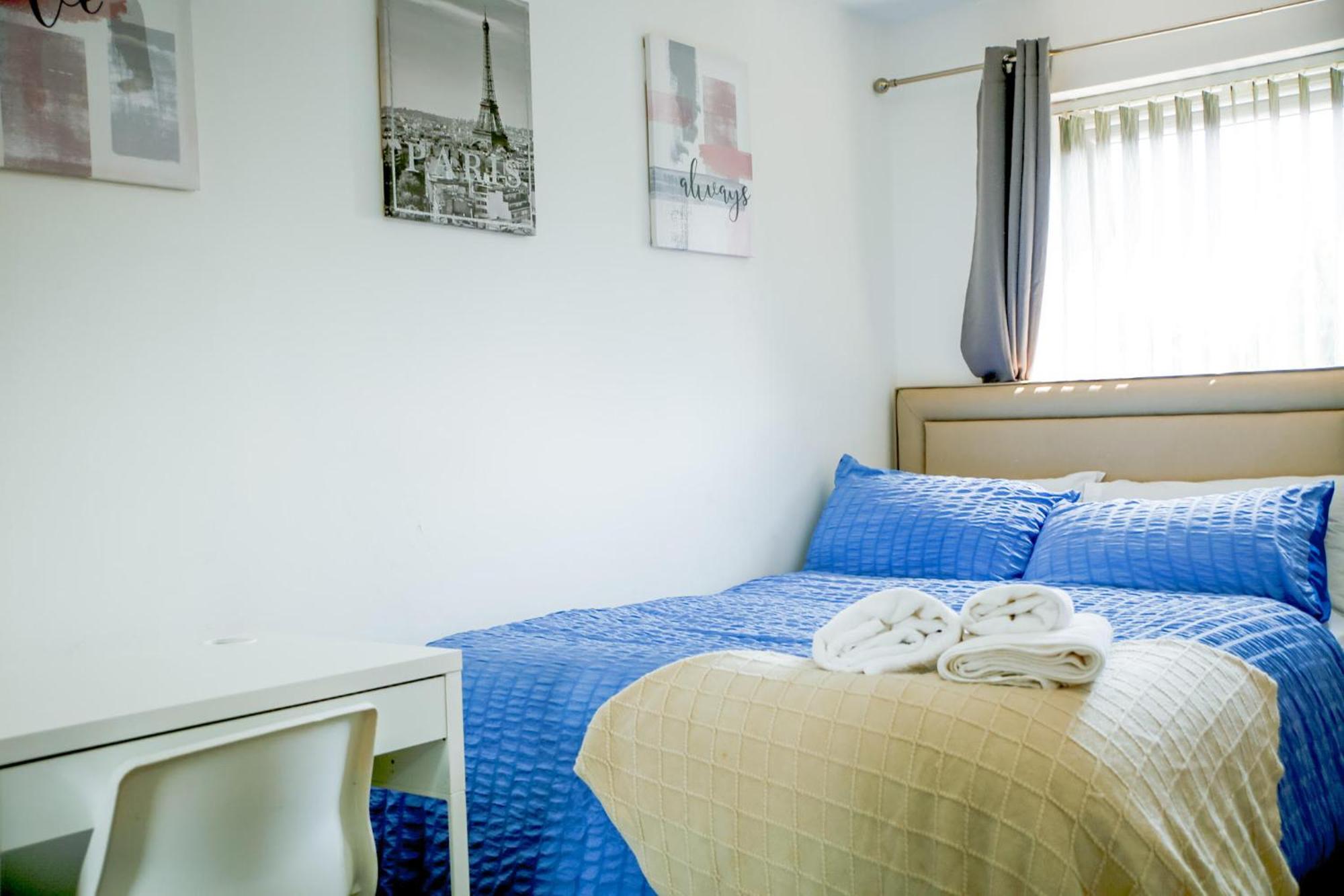 The Wynne House - 3 Bedroom Luxury House With 5 Beds & Free Parking Near Centre, And A Walking Distance To The Etihad Stadium & Coop Live Arena * Manchester