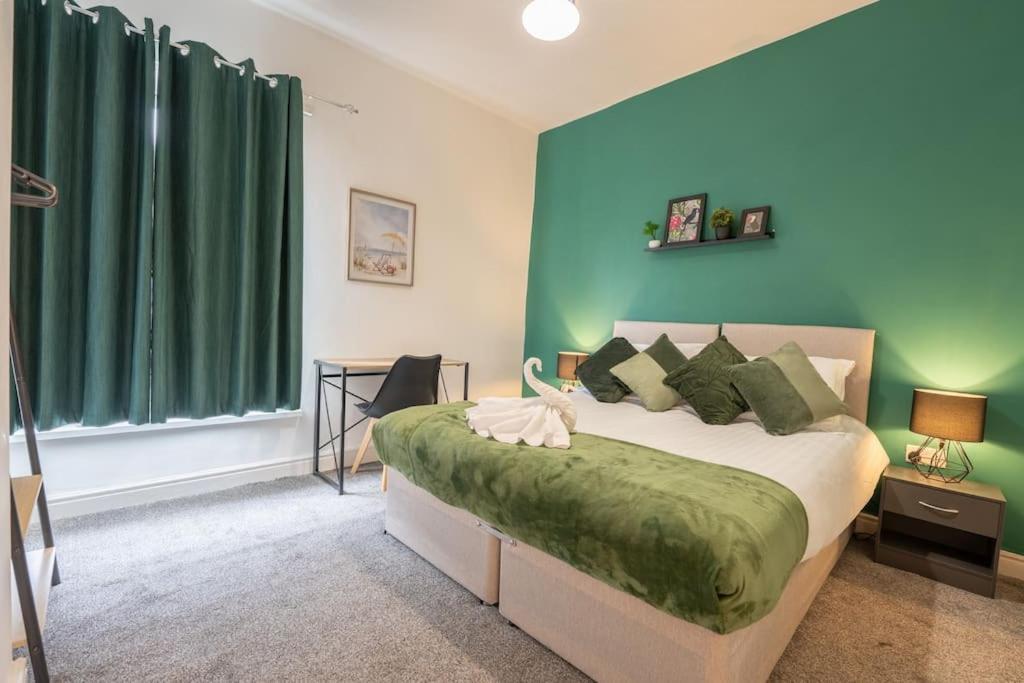 The Stadium Retreat Holiday home Manchester