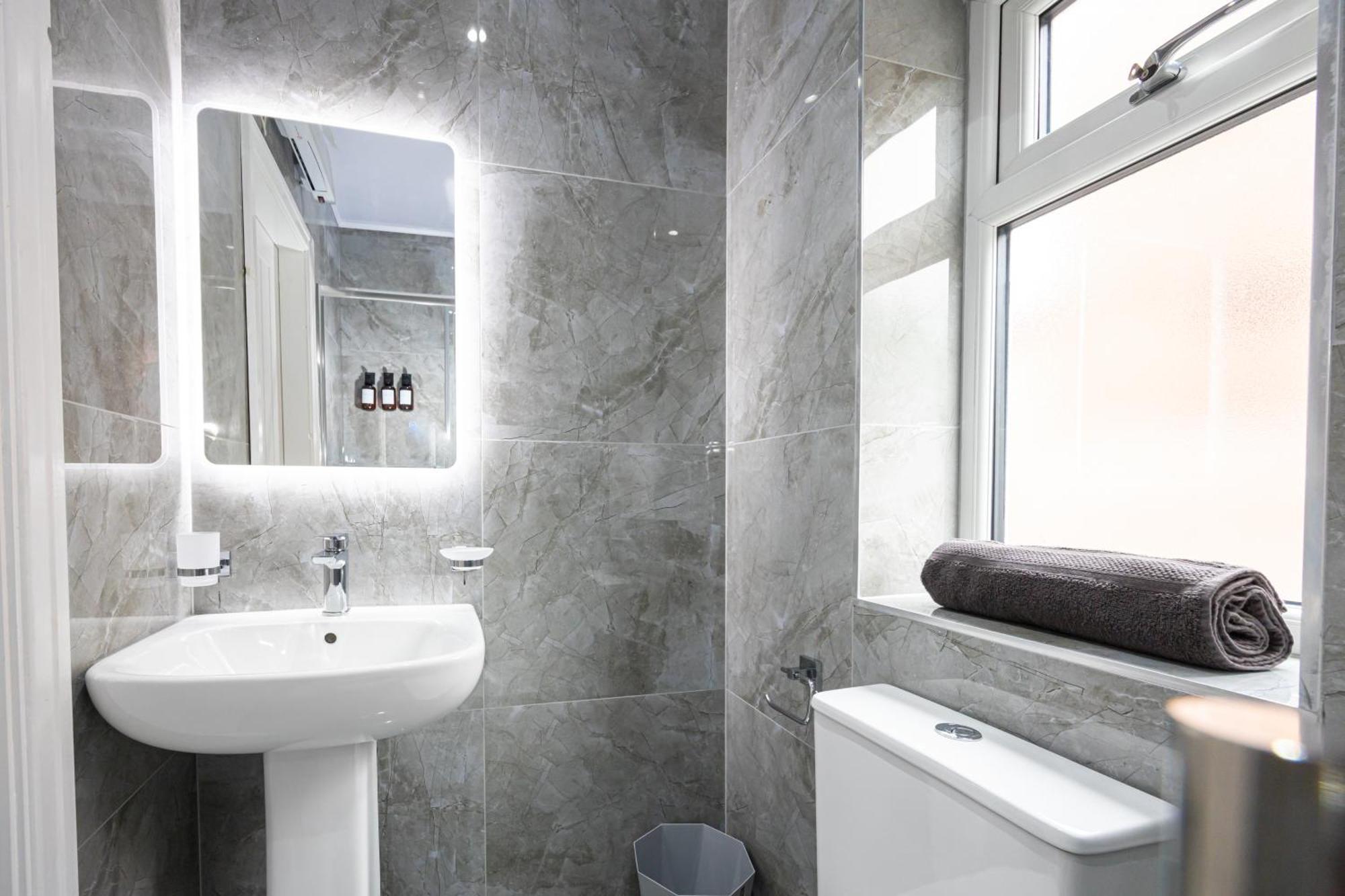 The Kent- Luxury Guest house *