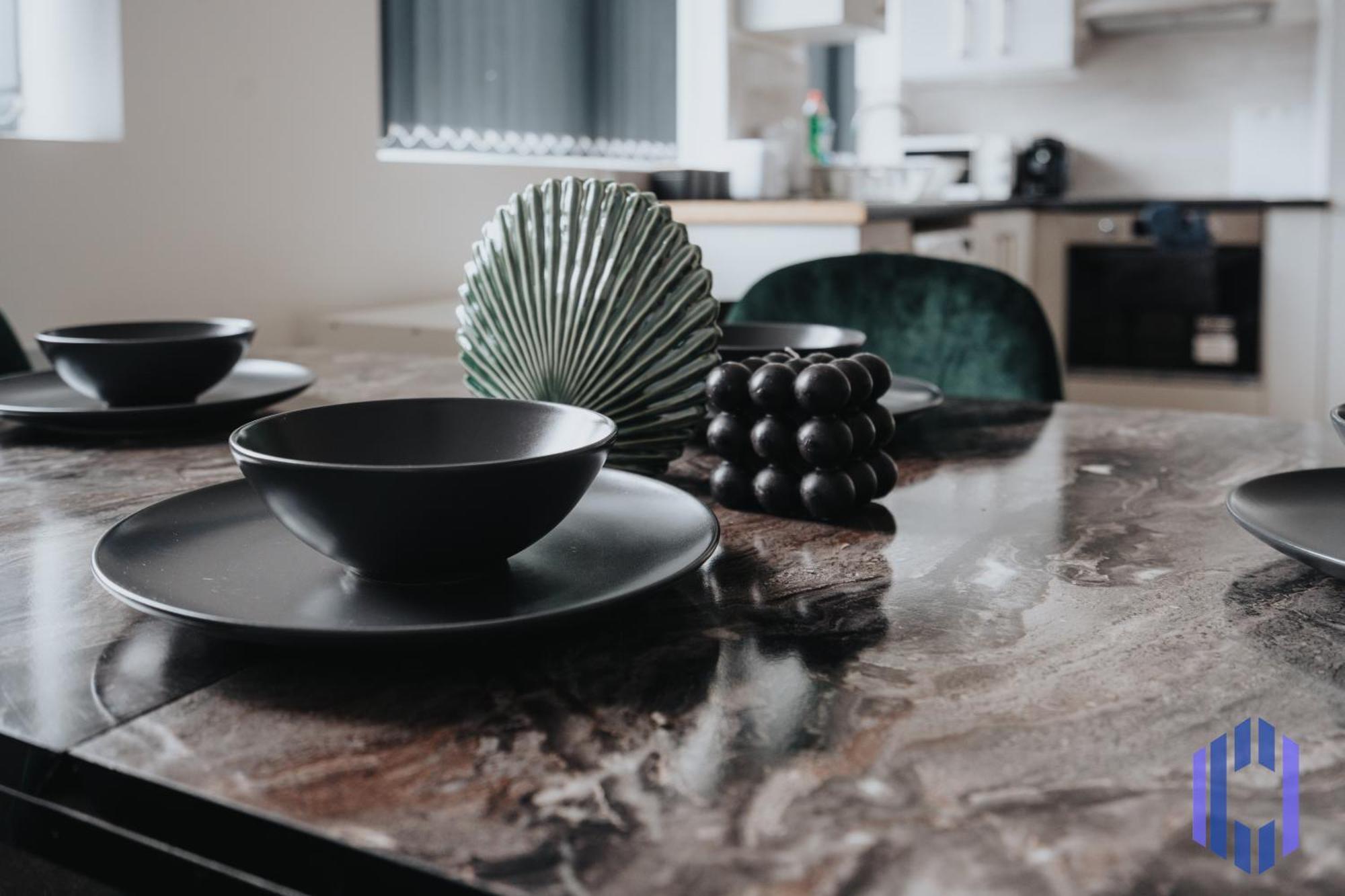 Sophisticated & Stylish Flat Near Airport - Sleeps 9 Appartement *