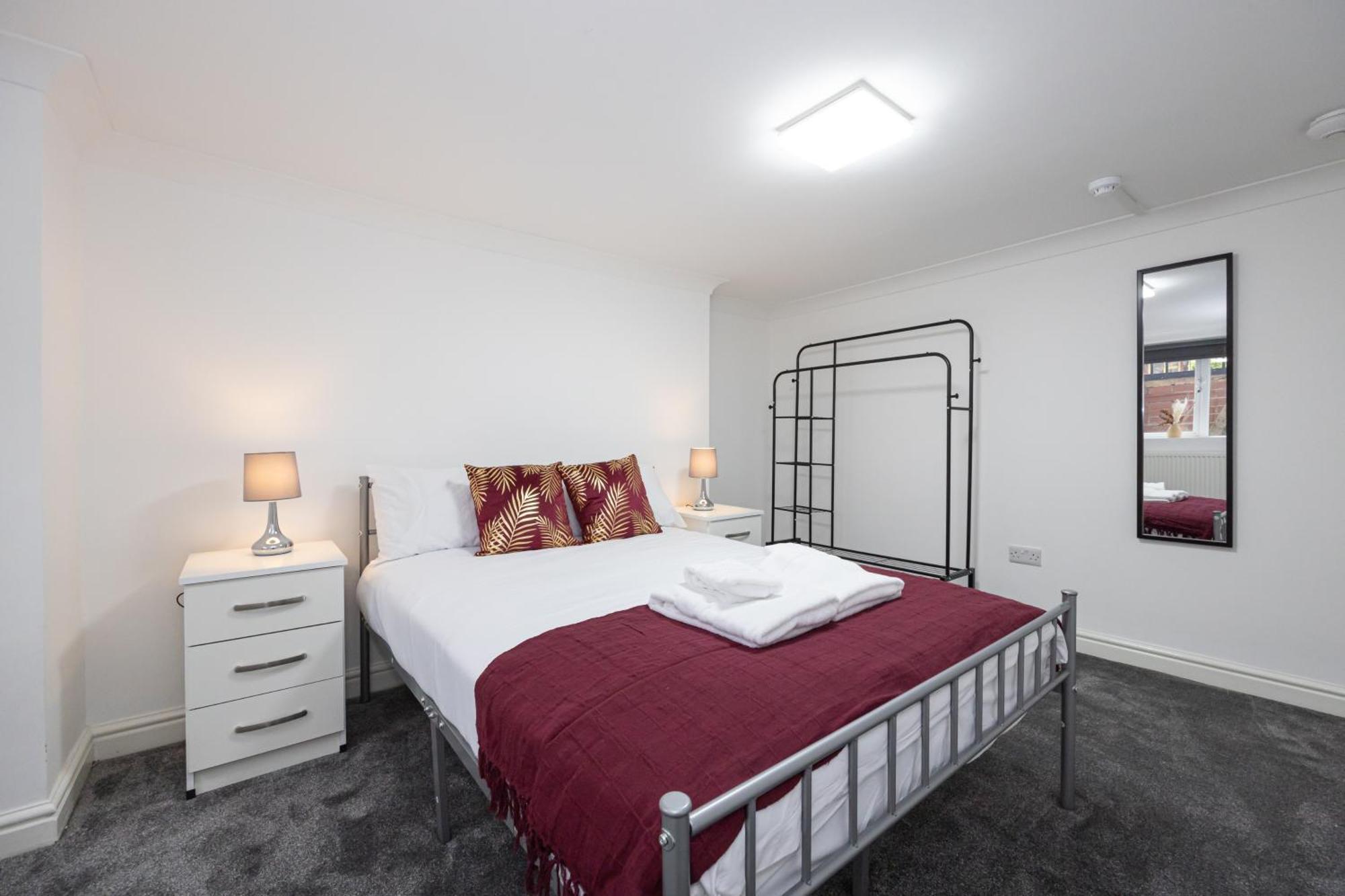 Holiday home Modern Spacious 6bd Haven 8 Min From Centre Manchester