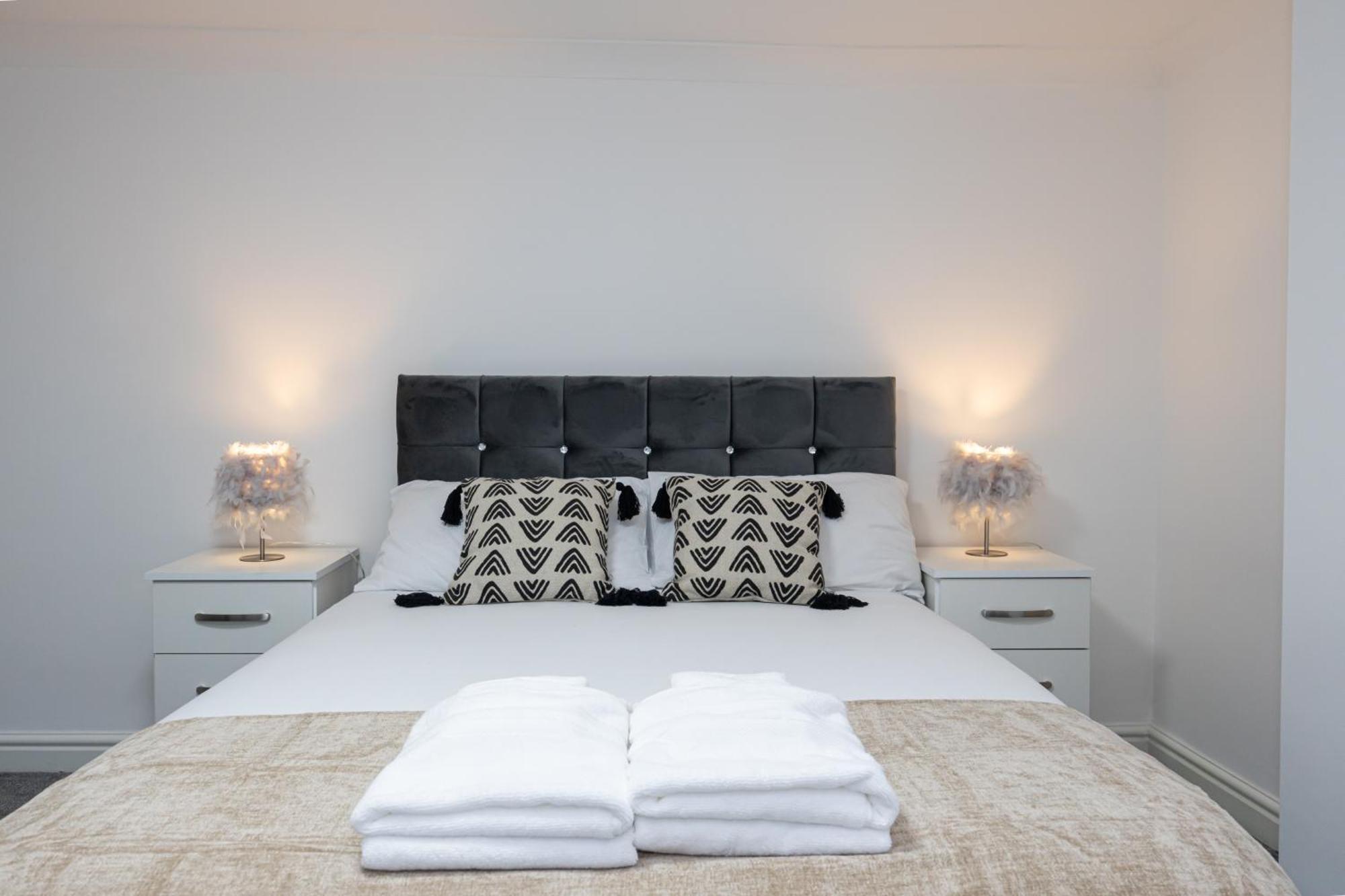 Modern Spacious 6bd Haven 8 Min From Centre