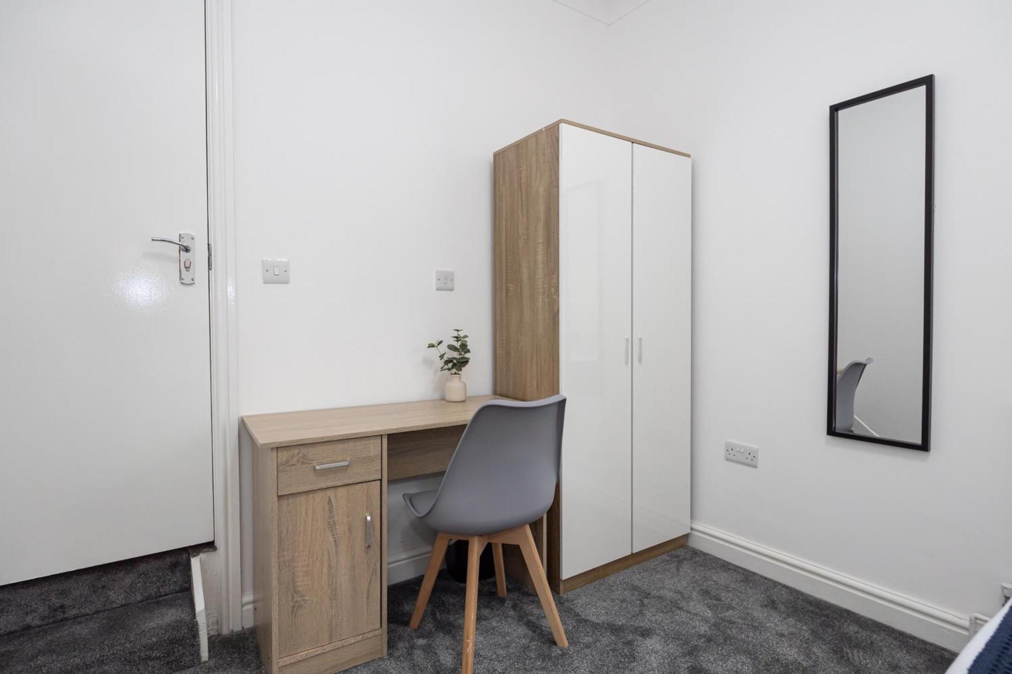 Modern Spacious 6bd Haven 8 Min From Centre Holiday home
