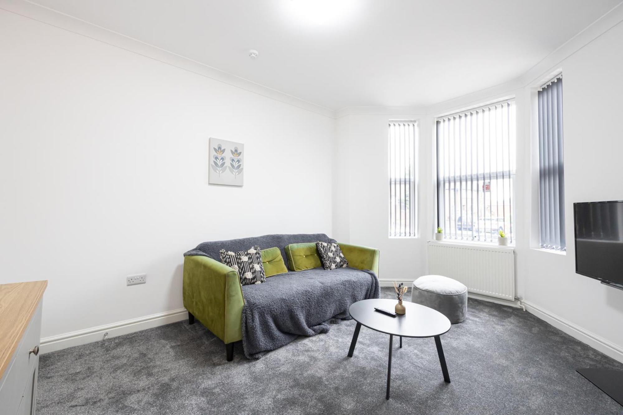Modern Spacious 6bd Haven 8 Min From Centre *