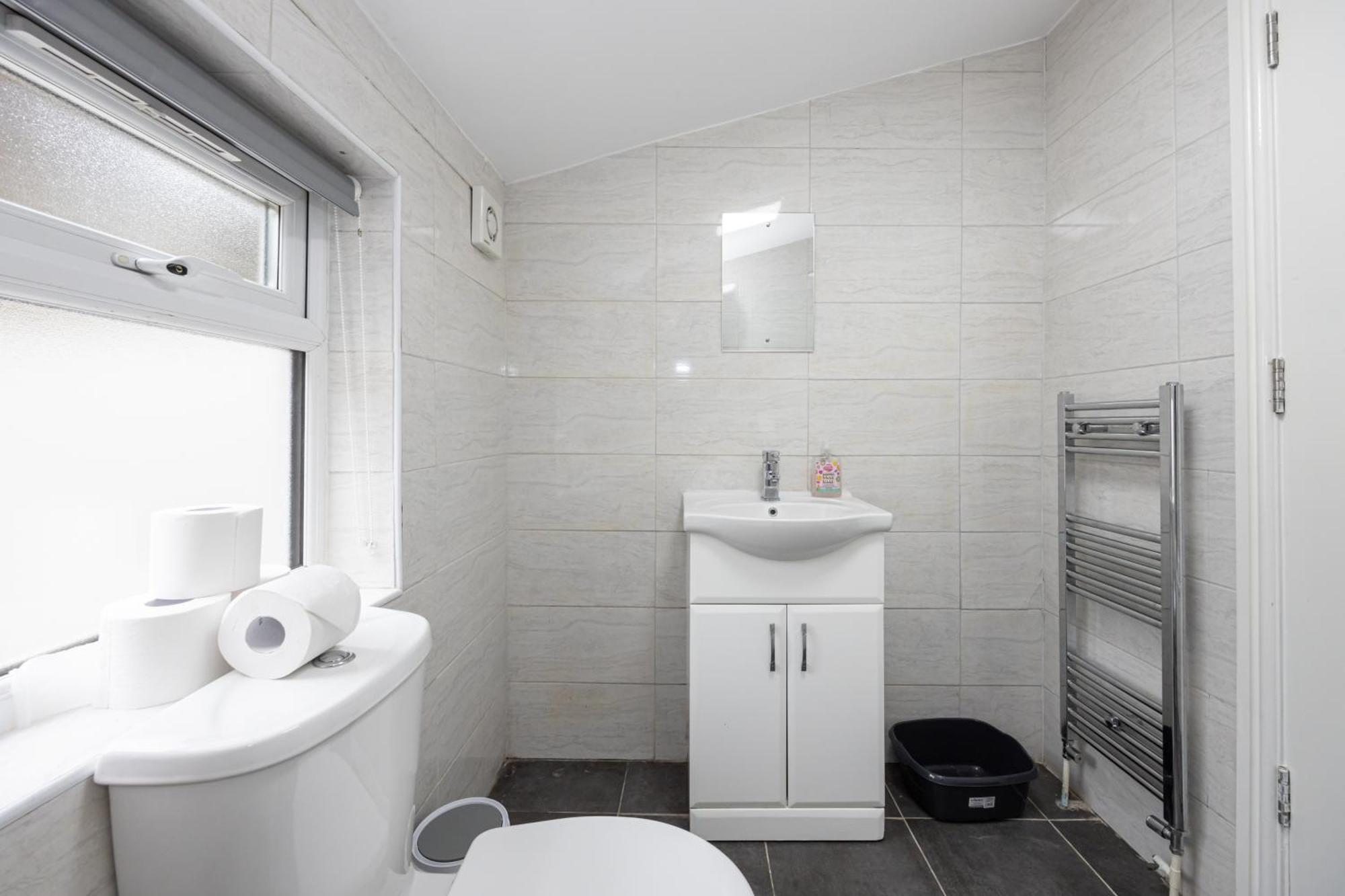 Modern Spacious 6bd Haven 8 Min From Centre