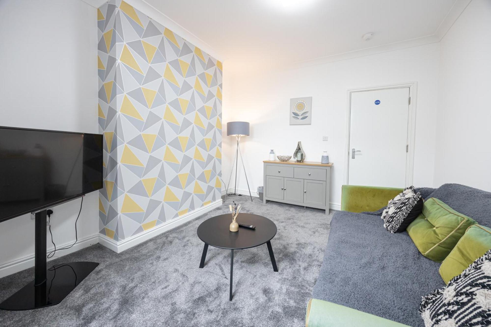 Holiday home Modern Spacious 6bd Haven 8 Min From Centre