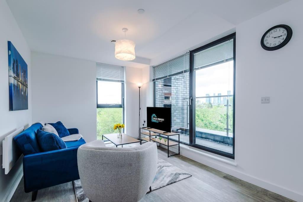 Sleeps 6, Stylish 2 Bedroom In Old Trafford, Balcony, Smart Tvs, Long Term Disc Appartement Manchester